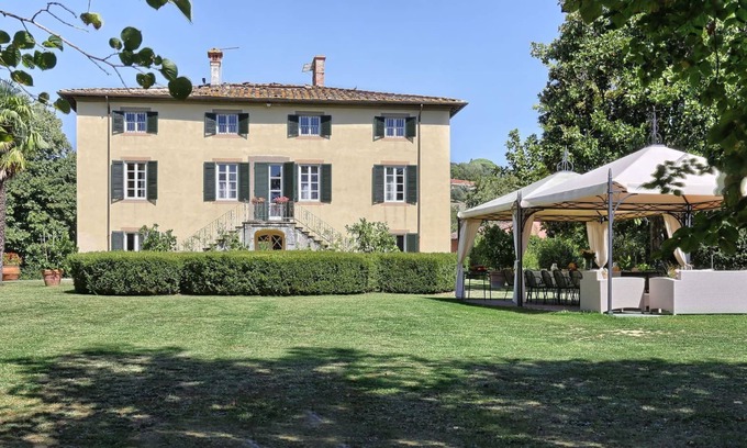 Lucca Villa | Villa in San Concordio Di Moriano with 6 bedrooms sleeps 12