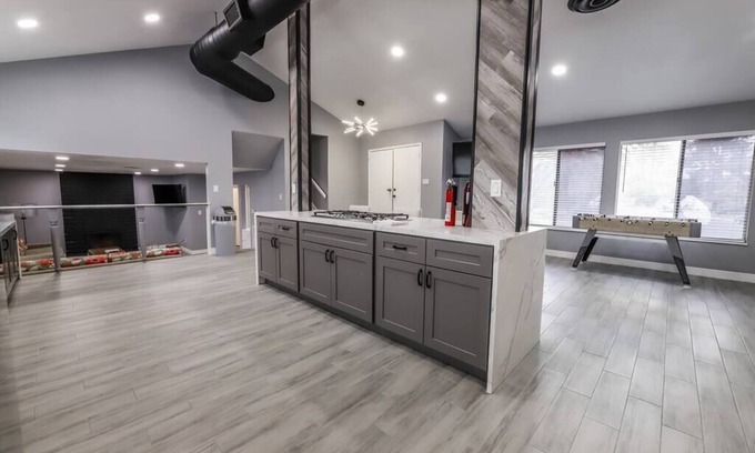 Las Vegas Villa | Villa in the HEART of town. Close and convenient.