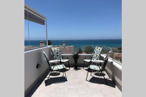 Los Puertos House | Villa Isla Plana - right by the sea