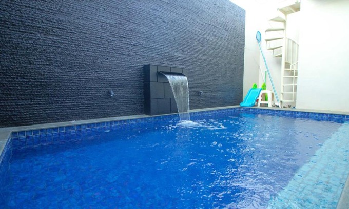 Oro Oro Ombo Villa | Villa Kedondong with Private Pool and Rooftop