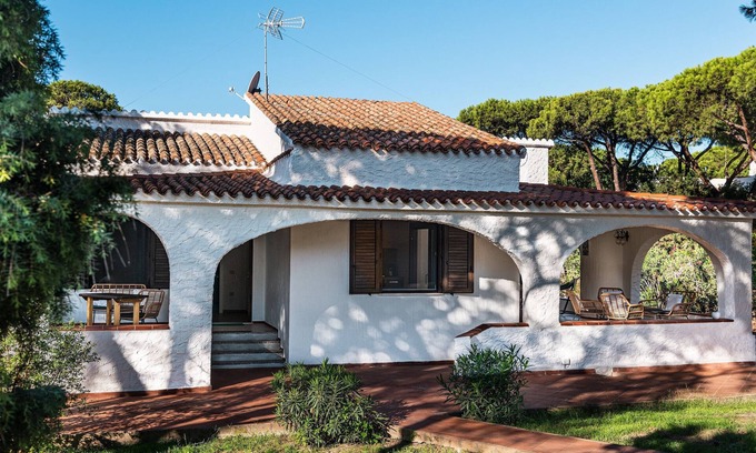 Santa Margherita di Pula Villa | Villa 'Lantana' with Private Terrace, Wi-Fi and Air Conditioning