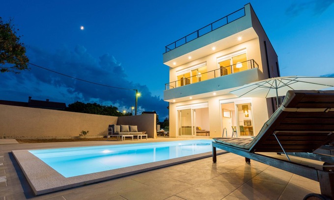 Novigrad Villa | Villa Lele - Pool, Sea & Mountain View