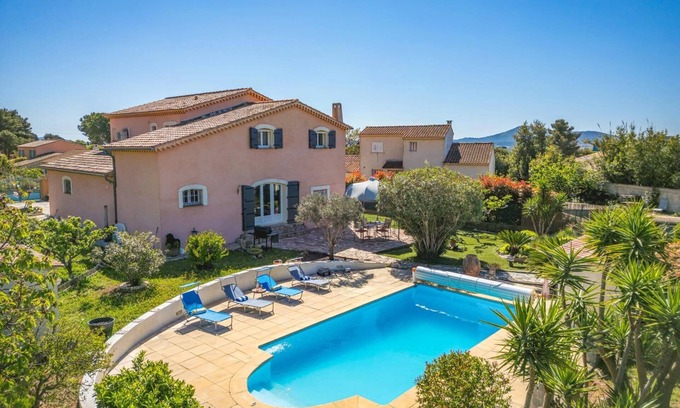 La Valette-du-Var Villa | Villa Les Capucines by Villa Plus