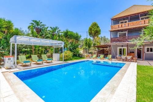 Kato Stalos Villa | Villa Liostasi by Villa Plus