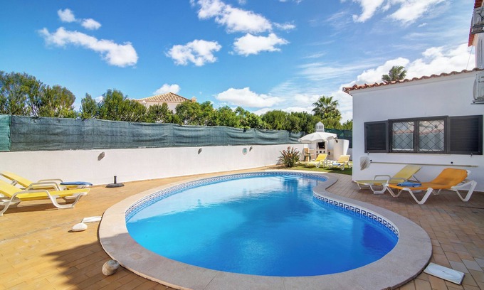 Castelo Villa | Villa 'Luísa Galé' with Private Pool, Wi-Fi and Air Conditioning