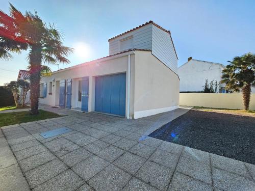 La Faute-sur-Mer House | Villa lumineuse et confortable, à 600m de la plage, proche commerces, jardin et WiFi inclus - FR-1-476-26