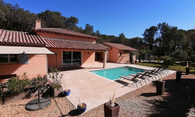 Draguignan House | Villa Luxueuse au Calme D'une Pinède