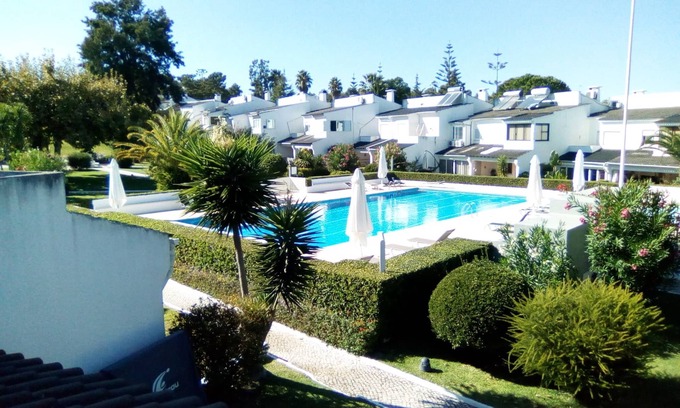 Corroios Villa | Villa Marisol in gated community w/pools and garden 4km from the beaches