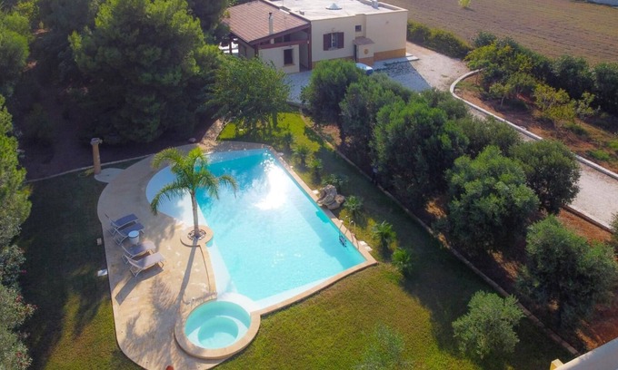 Mazara del Vallo Villa | Villa Matilde, with swimming pool, whirlpool and pine forest, beach at 400m