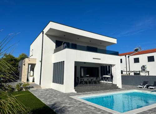 Vrsi Villa | Villa Mila