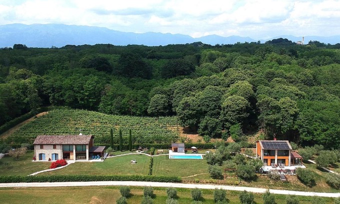 Venegazzu Villa | Villa Montello Pool, Jacuzzi, Ac, Wifi, Treviso