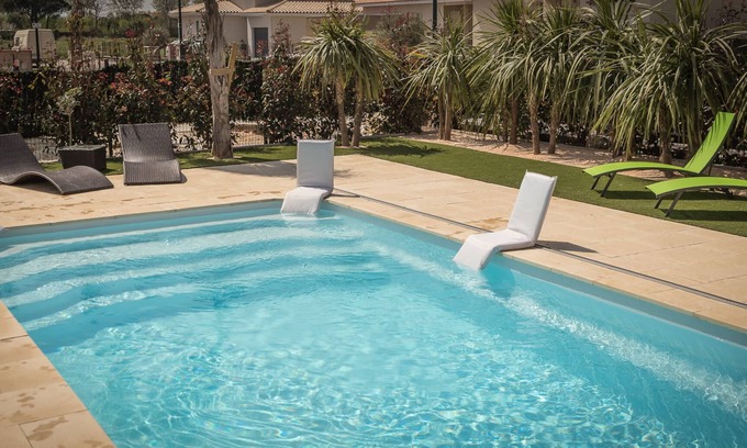 Bompas Villa | Villa Néfliers, with private pool and garden. 10 min. from the seafront