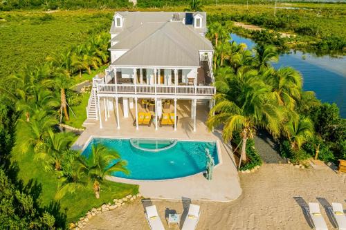 Sugarloaf Key House | Villa of the Setting Sun
