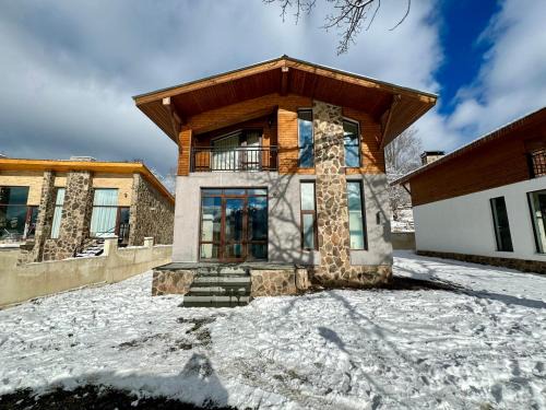 Bakuriani Villa | Villa on the Edge of the Forest