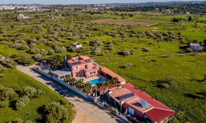 Armacao de Pera Villa | Villa 'Paradis - Casa Completa' with Private Pool, Wi-Fi and Air Conditioning