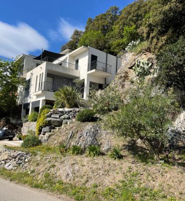 Valle-de-Campoloro House | Villa Petrera