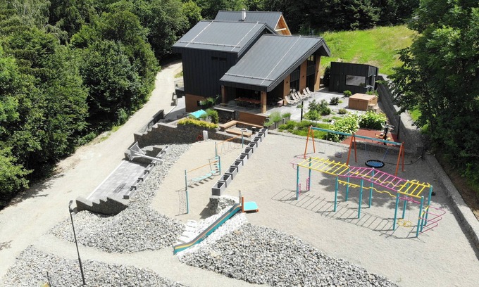 Hodrusa Hamre Villa | Villa pri rybniku STROHM