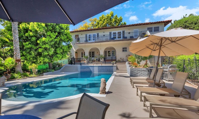 Vista House | Villa San Michelle with a pool!
