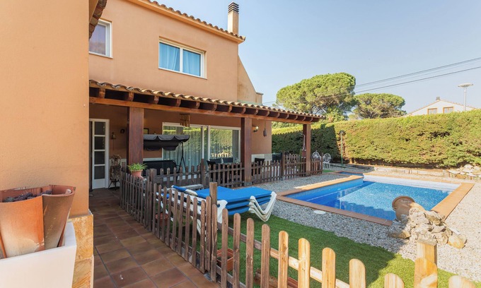 La Canyera Villa | Villa 'Sol' with Mountain View, Wi-Fi and Air Conditioning