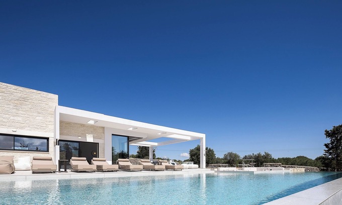 Kaina Villa | Villa Terra – Designer Hilltop Haven with Epic Mountain Views