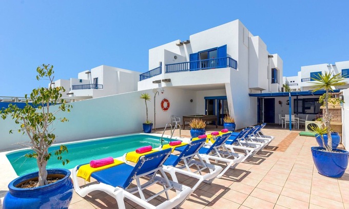 Playa Blanca Villa | Villa Tinamar by Villa Plus