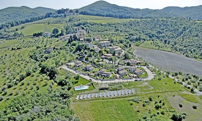 Gaiole in Chianti Apartment | Villa Violetto, San Regolo in Brolio, Gaiole in Chianti, Siena and Chianti
