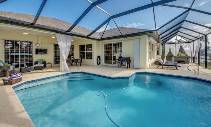 Pelican Villa | VILLA WHITE IBIS waterfront, luxury, western exposure, 3 bed, 3 bath, hot tub