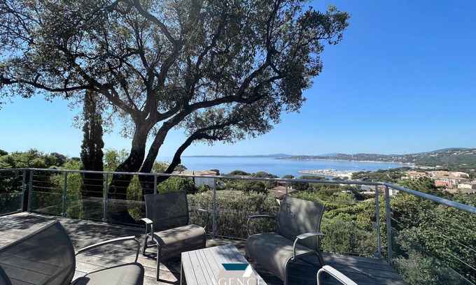 Les Issambres Villa | Villa with panoramic sea view, close to the village and port of Les Issambres!