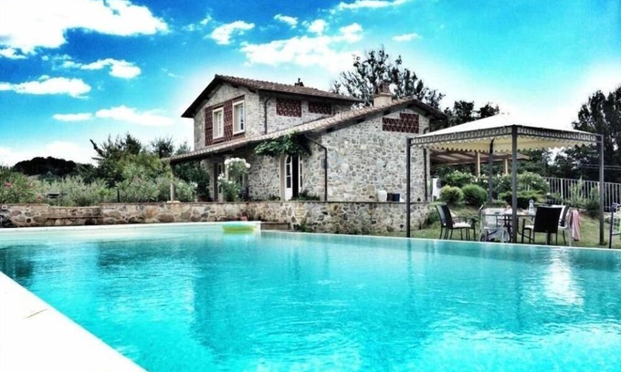 Capannori Villa | Villa with garden and heated pool with jacuzzi