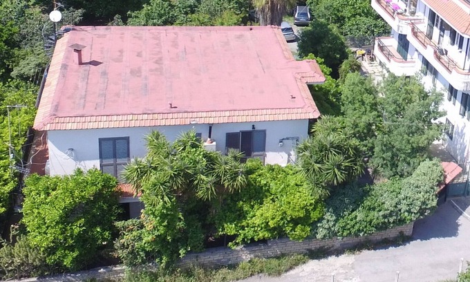 Ercolano Apartment | Villa with garden, park, Wi-Fi - Entire facility