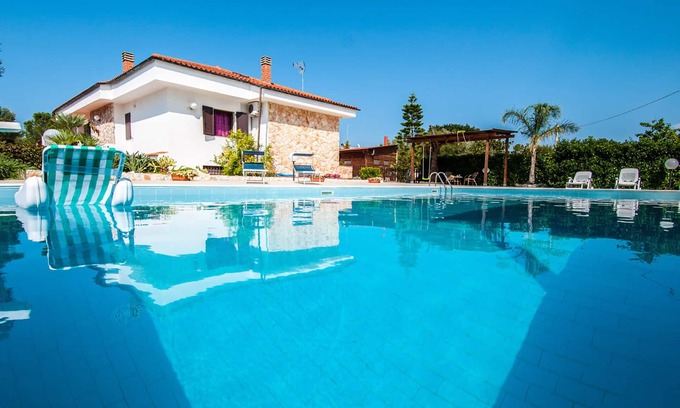 Polignano a Mare Villa | Villa with Pool in Puglia for 8 people