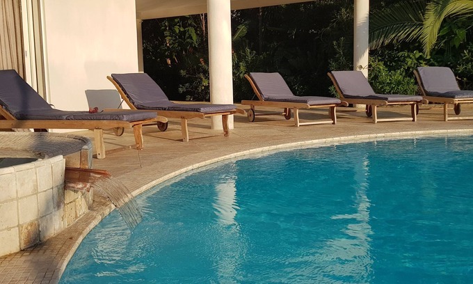 Pietrosella House | Villa with pool and jacuzzi sea view 5 minutes from the beach