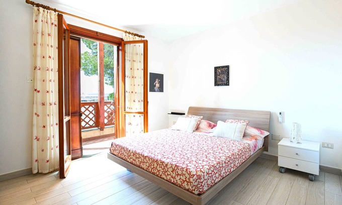 Agnone Cilento Villa | Villa 'With Pool in Private Park' with Sea View, Wi-Fi and Air Conditioning