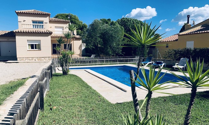 Les Tres Cales Ski Chalet | Villa with private pool for 11 people air conditioning wifi at 800m Calaforn