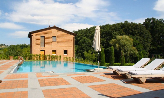 Montecarlo Villa | Villa with WIFI, private pool, TV, patio, pets allowed, panoramic view, parking, close to Lucca