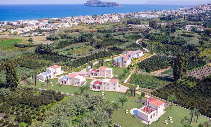 Platanias Town Villa | Villas Platanias - 4 bedroom villa with a heated pool