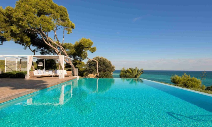 Vilanova I la Geltru Villa | Villas Sitges Casa del Mar. Front line/Spectacular sea views by Weekly Villas