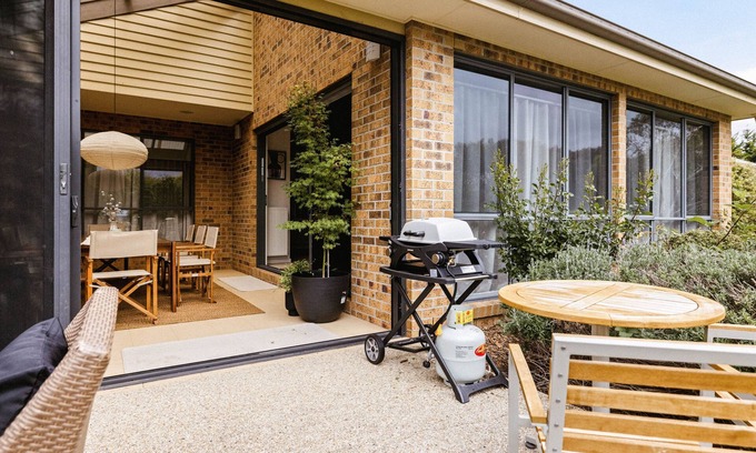 Tuerong House | Vineyard Lane Winery Escape