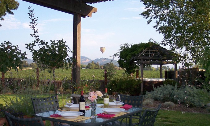 Napa House | VINEYARD VIEW 4 BED/3 BATH W/HOT TUB nPERFECT LOCATION FOR WINE TASTING