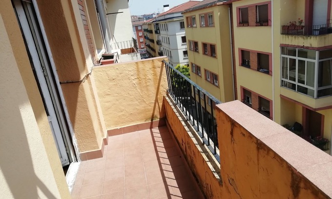 Milagrosa Condo | Vintage House in Pamplona Near the Plaza de los Fueros