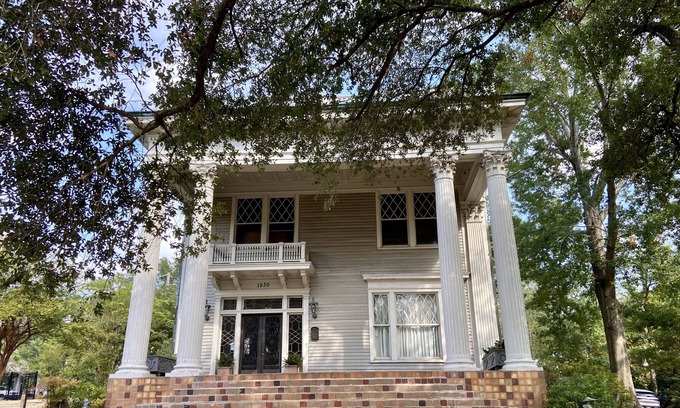 Greater Belhaven Apartment | Vintage Studio Apartment Across from Fairview Inn