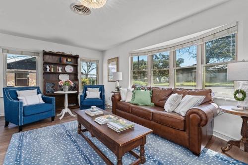 Fredericksburg House | Vintage Veranda - Ping Pong Table & More