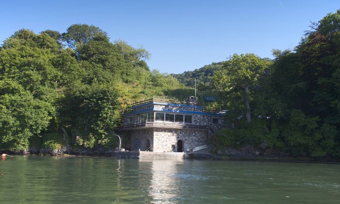 Dartmouth House | Vipers Quay - a secluded waterfront property with wonderful views of the Dart
