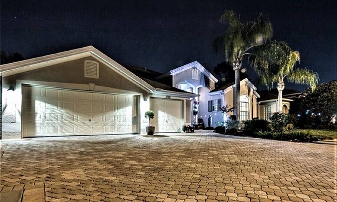 Tarpon Springs House | Visit Savvy's Place, - A Large Executive Vacation Home with Private Pool