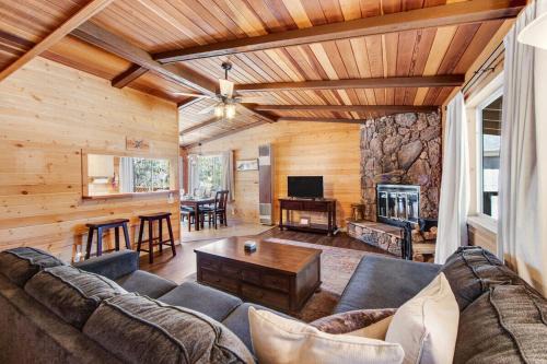 Sugarloaf House | Vista Sugarloaf ~ Dog-friendly Mountain getaway near town & skiing w/gas grill & spacious deck