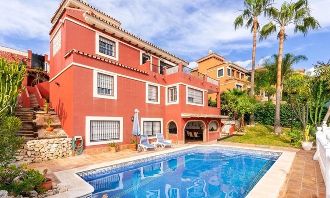 La Cala del Moral Ski Chalet | Vistamar Mountain Chalet