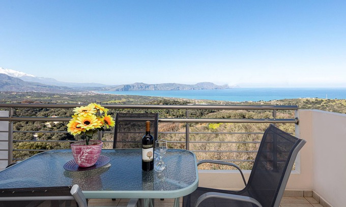 Filaki Apartment | Vourvahis Seaview Apartment in Karoti