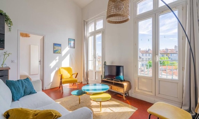 Notre-Dame du Mont Apartment | Vue Azure - 3 ch, Plein Centre, Climatisé, Balcon