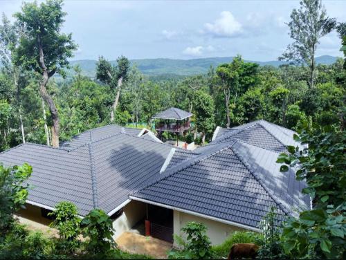 Chikkamagaluru House | VV Farm Stay With Mountain View and Pool