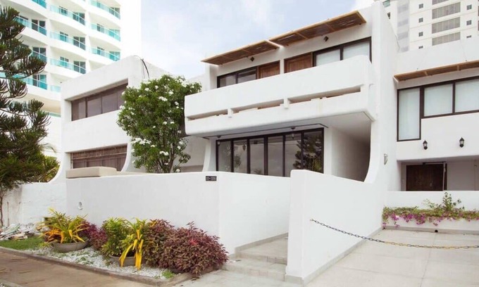 Castillogrande House | w*| Bayfront 2BR Design Home · Castillogrande